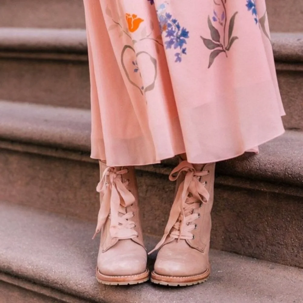 $399 Frye Sabrina 6G Lilac Pink/Cream Leather Lace Up Block Heeled Ankle Booties - Picture 3 of 16